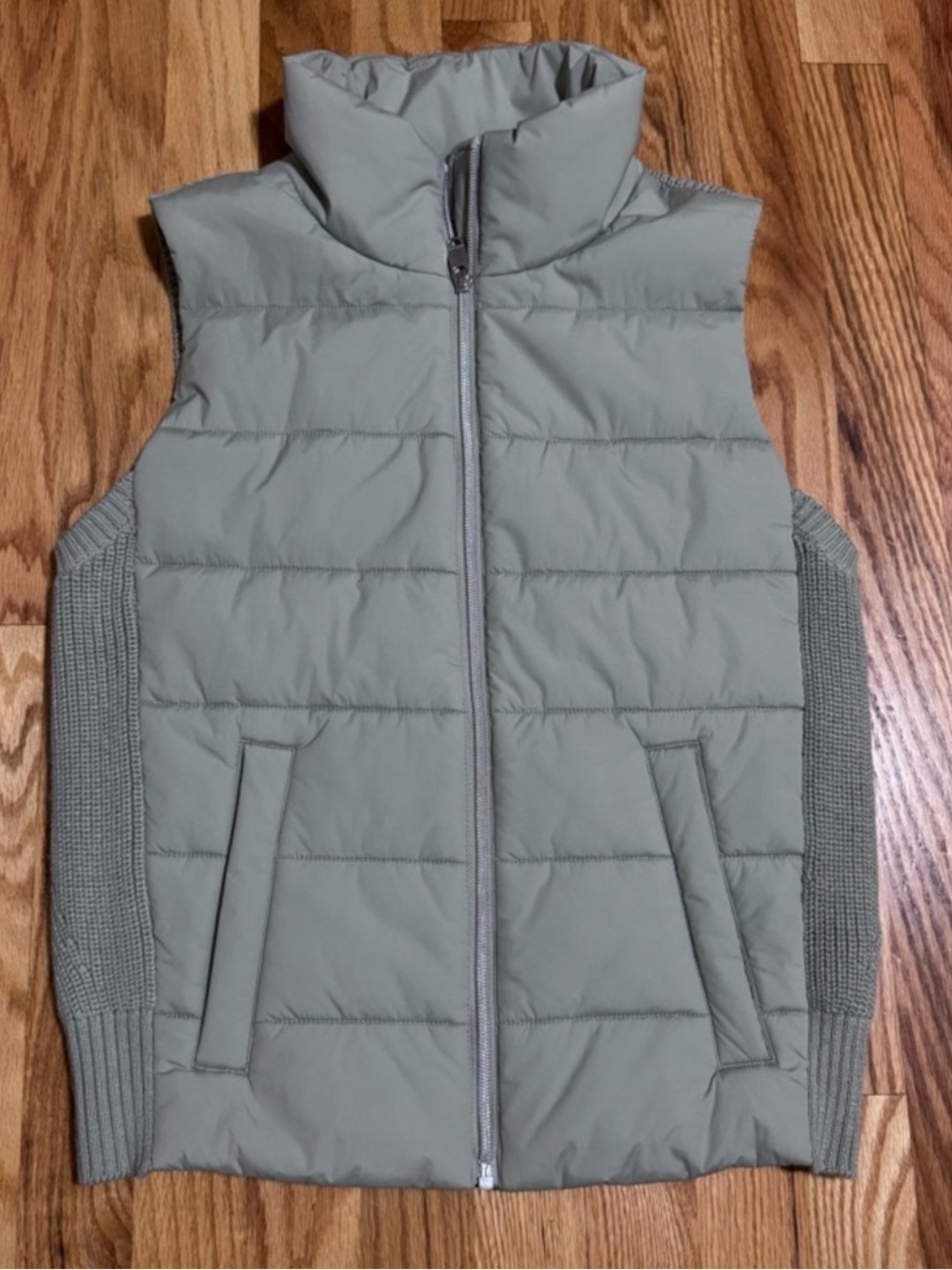 Athleta Incline Hybrid Vest | Fern
Green size small